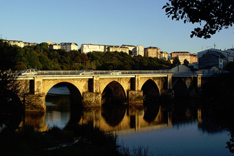 Firmado el convenio para rehabilitar el puente romano de Lugo
